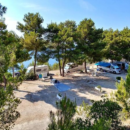 Kamp Vira Mobile Homes ฮวาร์ ภายนอก รูปภาพ