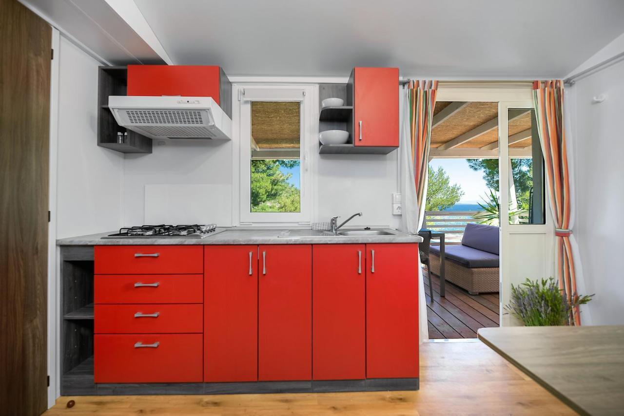 Kamp Vira Mobile Homes ฮวาร์ ภายนอก รูปภาพ