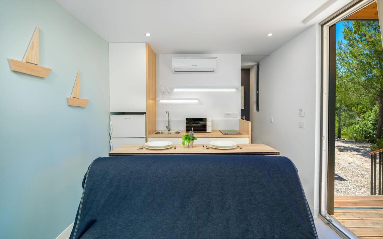 Kamp Vira Mobile Homes ฮวาร์ ภายนอก รูปภาพ