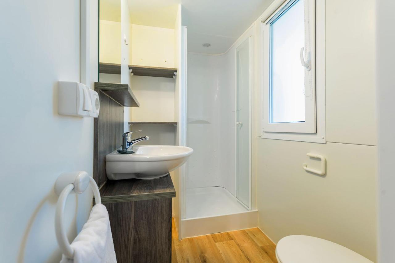 Kamp Vira Mobile Homes ฮวาร์ ภายนอก รูปภาพ