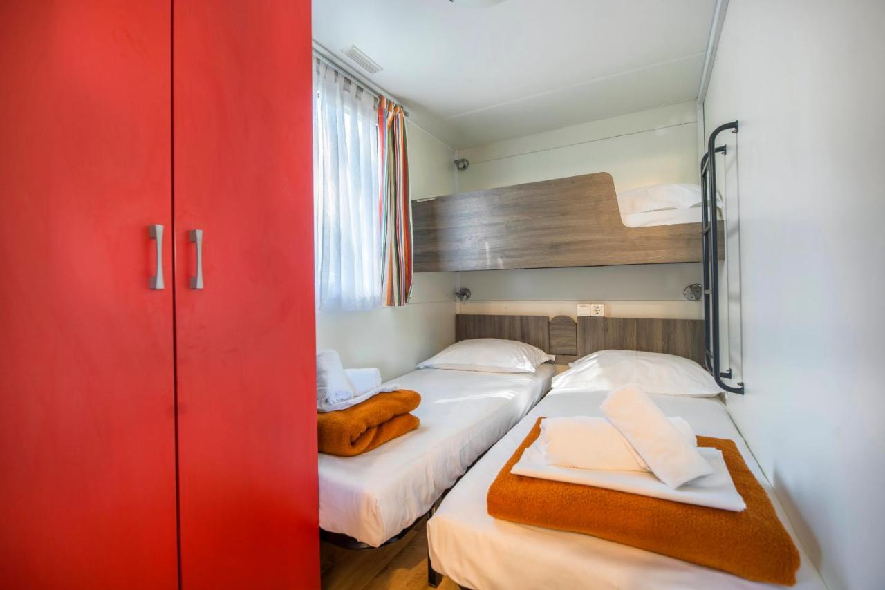 Kamp Vira Mobile Homes ฮวาร์ ภายนอก รูปภาพ