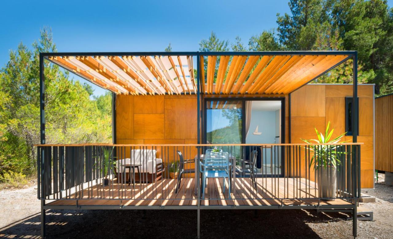 Kamp Vira Mobile Homes ฮวาร์ ภายนอก รูปภาพ