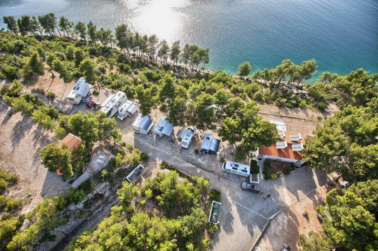 Kamp Vira Mobile Homes ฮวาร์ ภายนอก รูปภาพ
