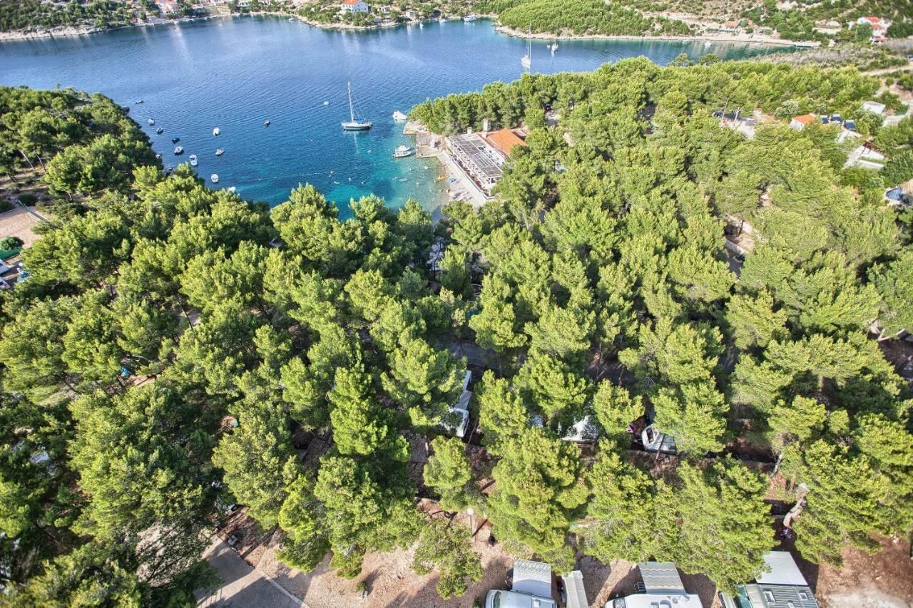 Kamp Vira Mobile Homes ฮวาร์ ภายนอก รูปภาพ