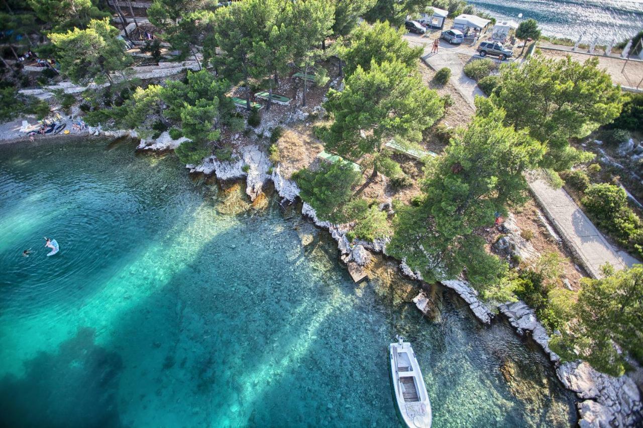 Kamp Vira Mobile Homes ฮวาร์ ภายนอก รูปภาพ